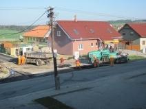 Oprava silnice k MŠ duben 2013 013