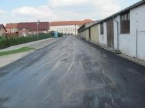 Oprava silnice k MŠ duben 2013 016
